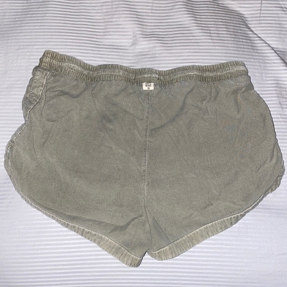 Billabong Green Shorts - Picture 2 of 4